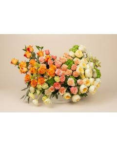Aranjament floral uriaș cu orhidee, hortensii, trandafiri si lalele