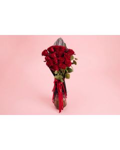 Buchet 15 trandafiri rosii in ambalaj special