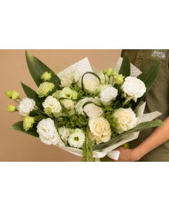 Buchet cu hortensie, trandafiri si lisianthus