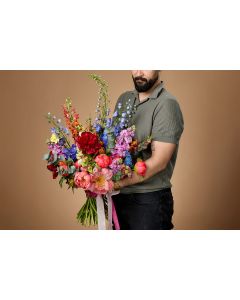 Buchet Magnifique cu bujori si matiole  (precomandă 7 zile)