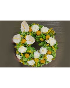 Coroana funerara rotunda 50 - 60 cm cu flori de sezon
