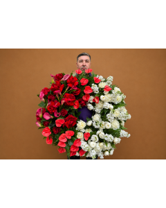 Coroana funerara cu flori de sezon
